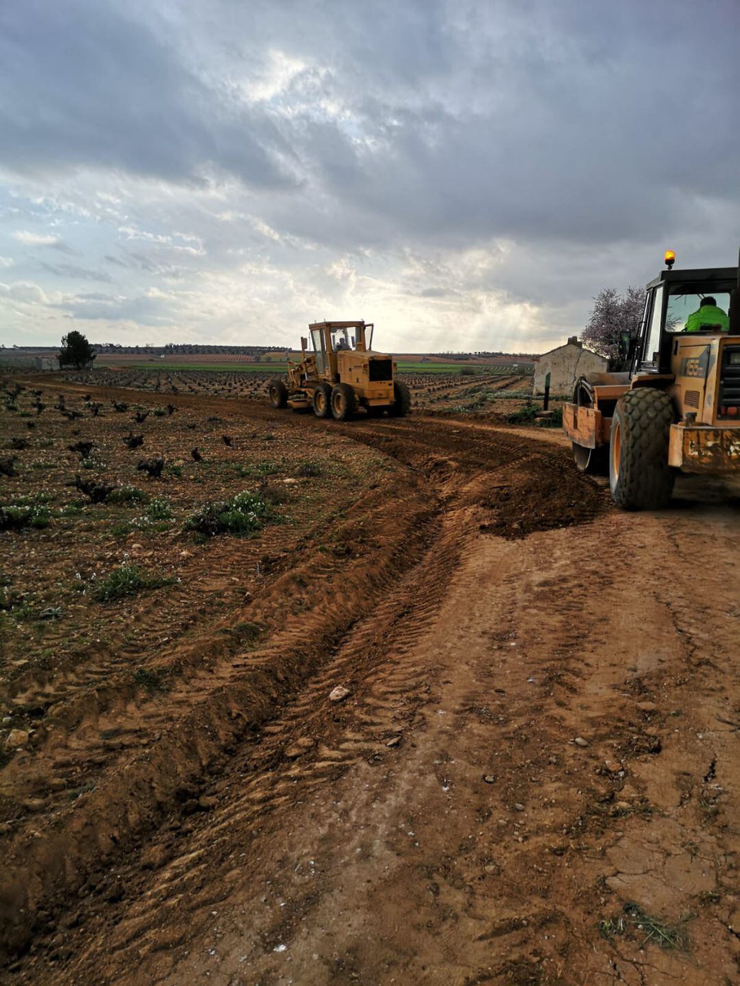 Trabajos en el camino de Manjavacas