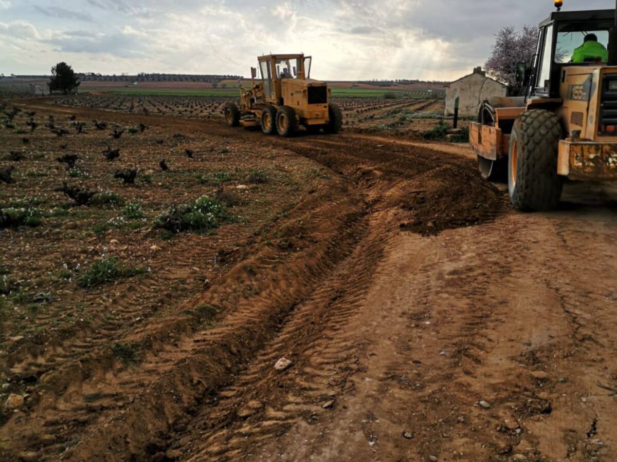 Comienzan los trabajos de arreglos de caminos rurales en Mota del Cuervo