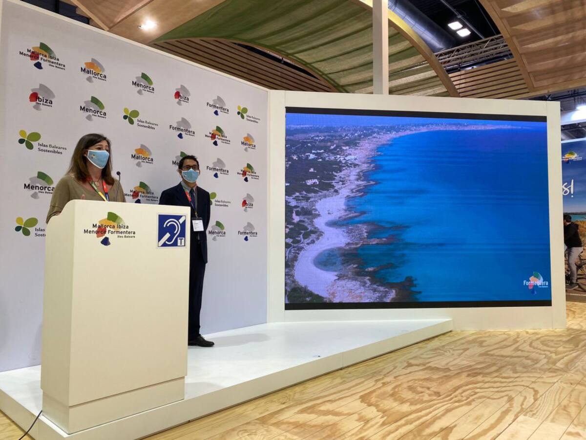 Los turistas nacionales vacunados con una dosis no necesitarán una PCR para viajar a Baleares