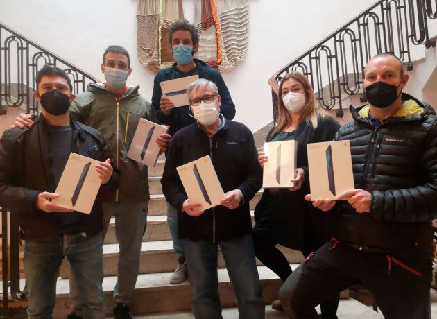 Entrega de las seis tablets en la Residencia Comarcal El Teix