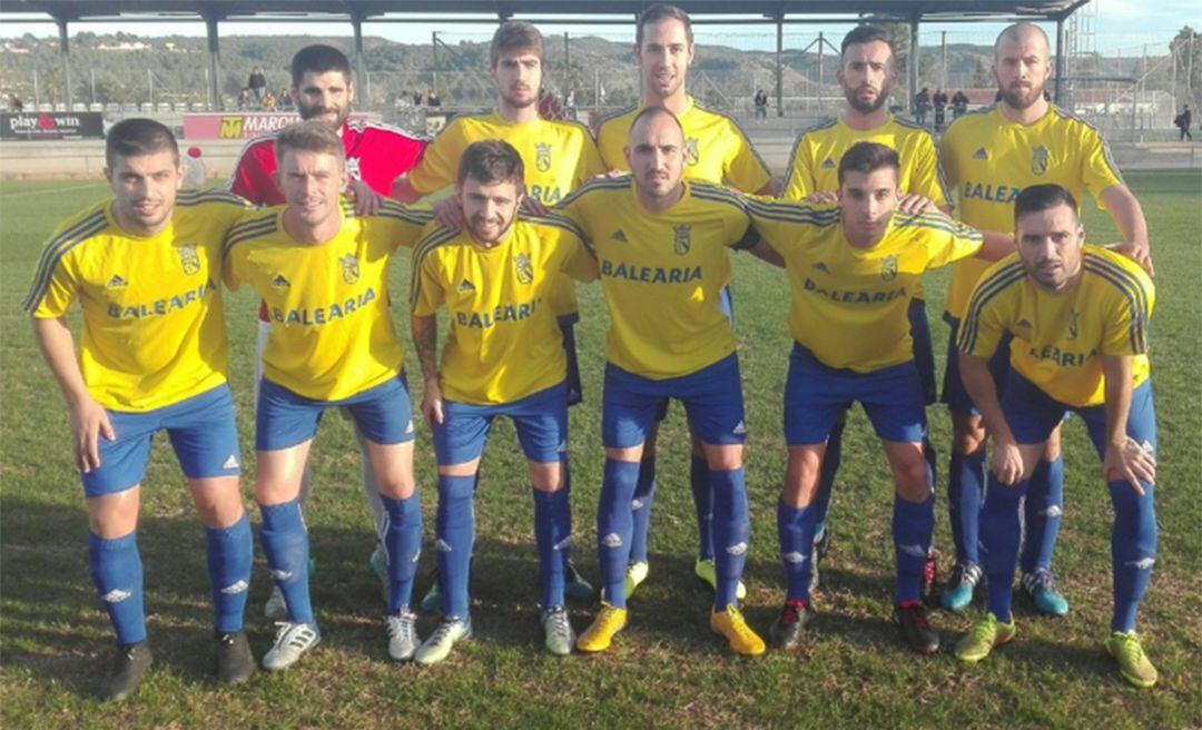 Once del CD Dénia en Carcaixent.