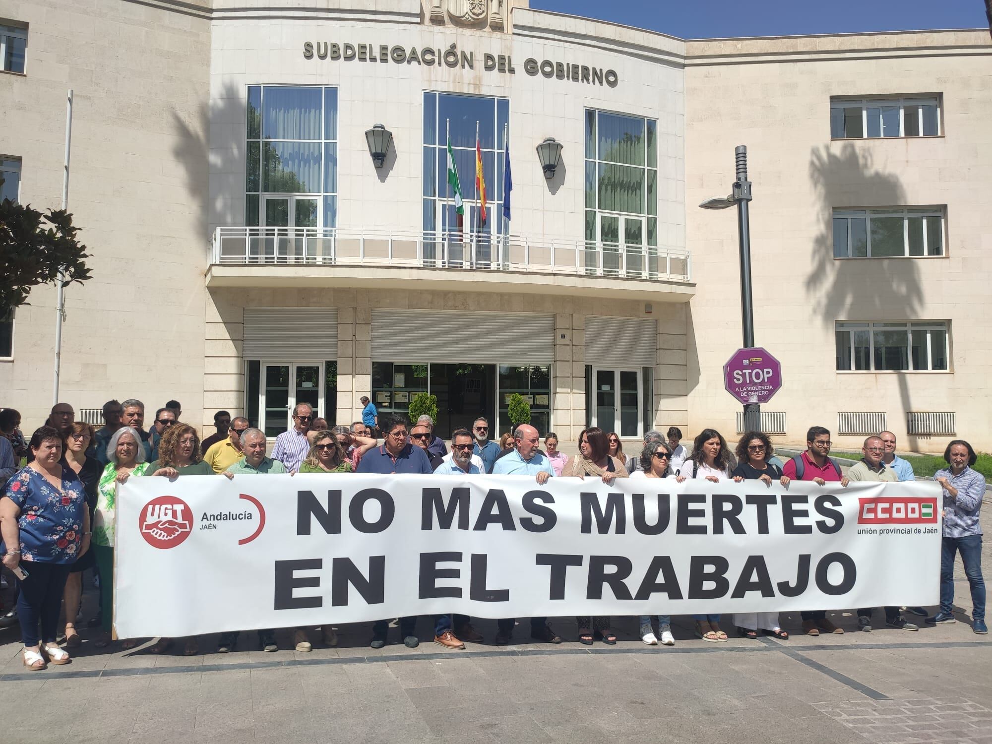 Concentración de UGT y CCOO en Jaén por la última muerte en accidente laboral