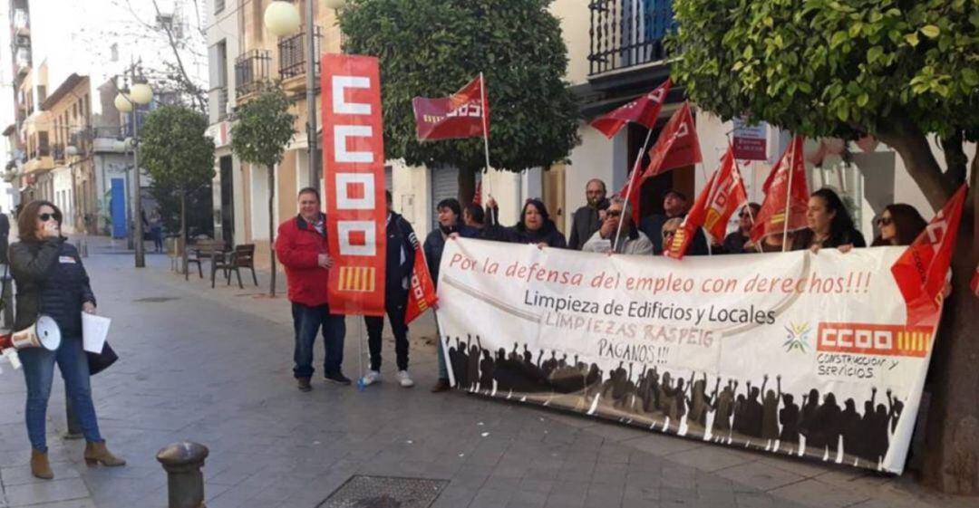 Protesta de los empleados de Limpiezas Raspeig, en una imagen de archivo