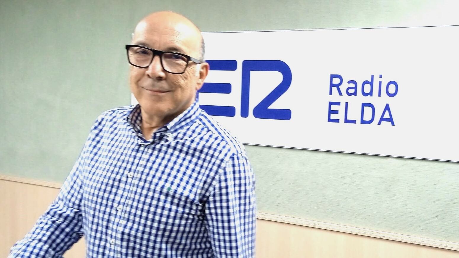 Francisco Sellers, en el estudio de Radio Elda SER