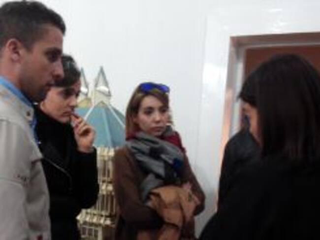 Ex trabajadores de la tele municipal con la alcaldesa Pilar Zamora y el presidente de la Emusvi, Jorge Fernández