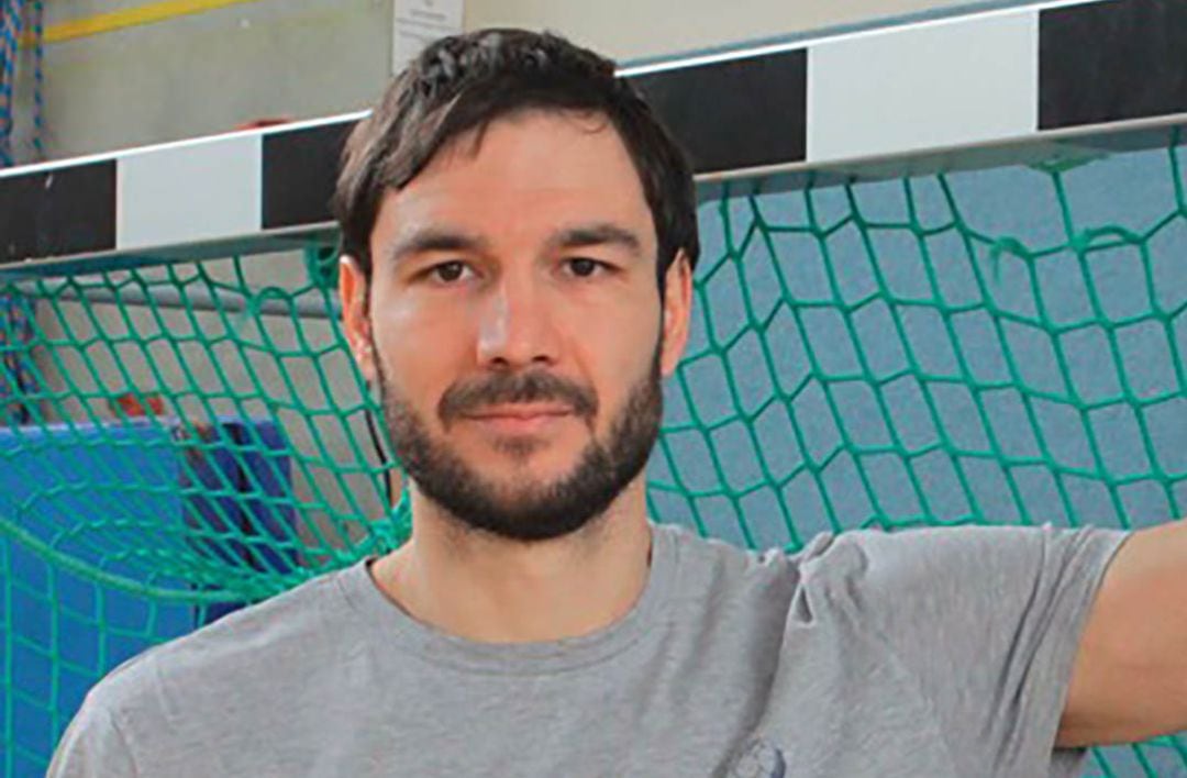 El ex jugador emeritense de balonmano Carlos Prieto