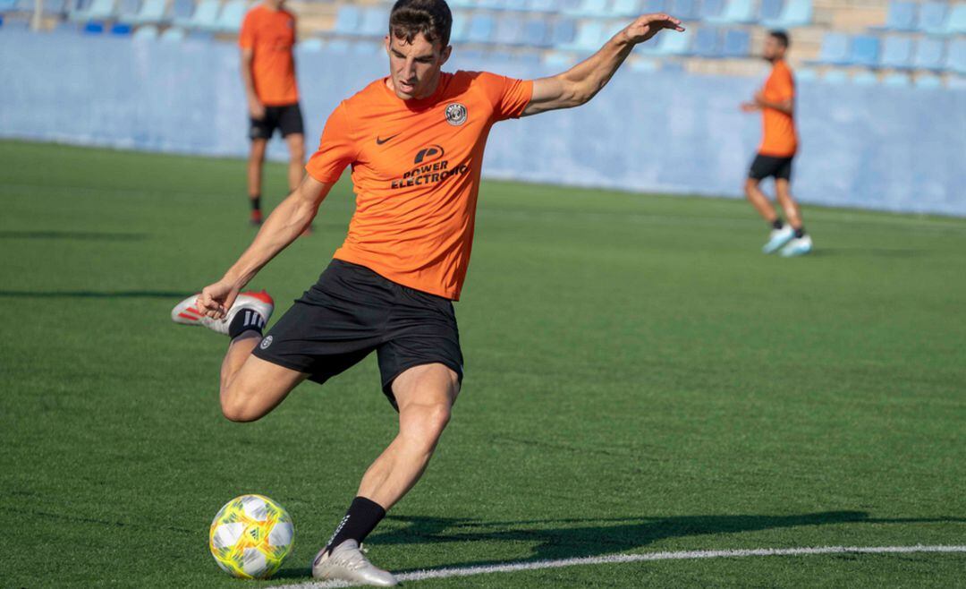 Javi Pérez, centrocampista de la UD Ibiza