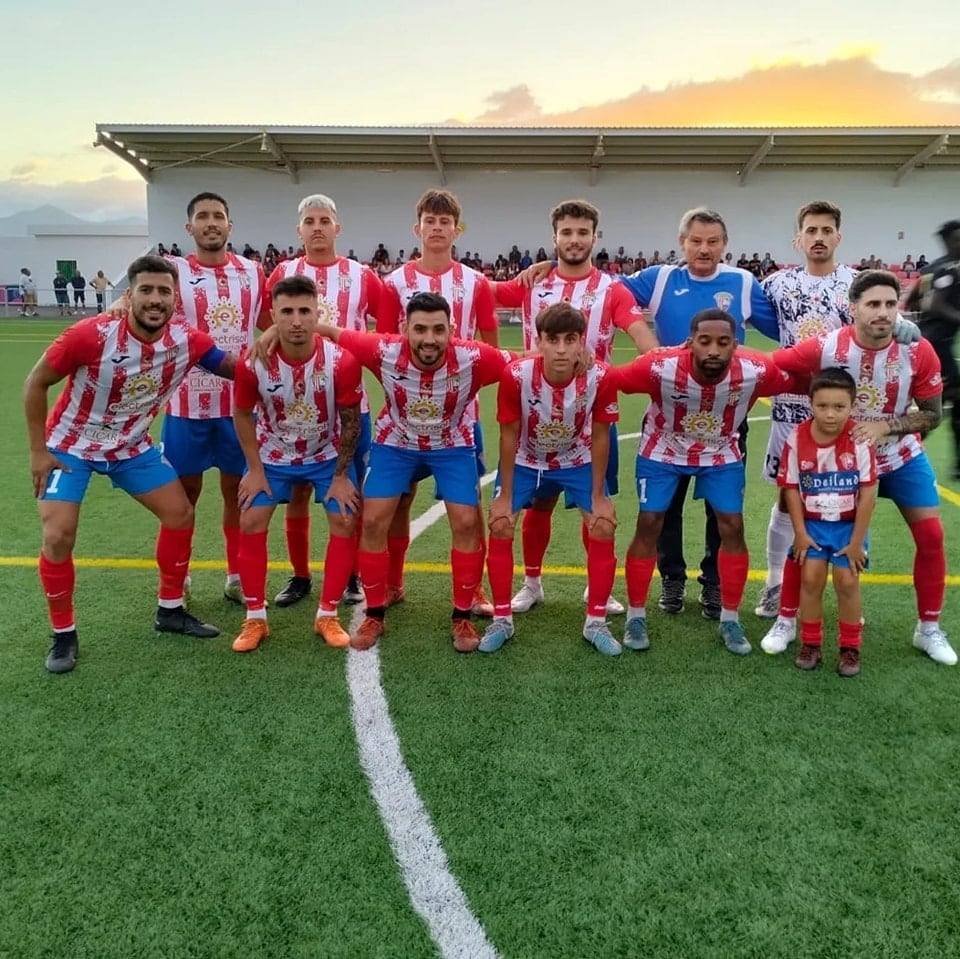 Equipo del San Bartolomé CF en el torneo fiestas del Carmen.