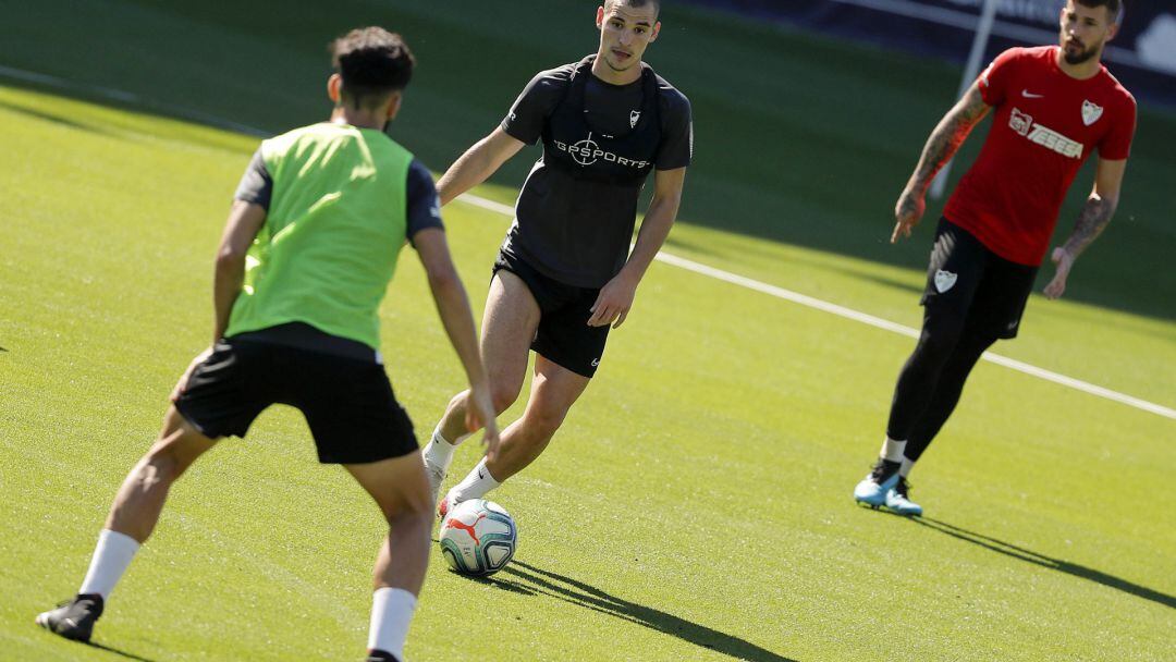 Buenacasa, en un entrenamiento con el Málaga