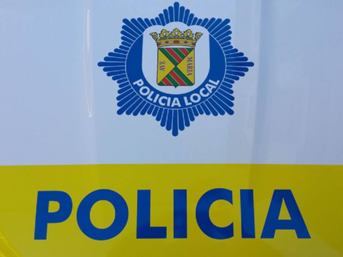 Los policías locales de Torrelavega exigen depurar la responsabilidad de un agente