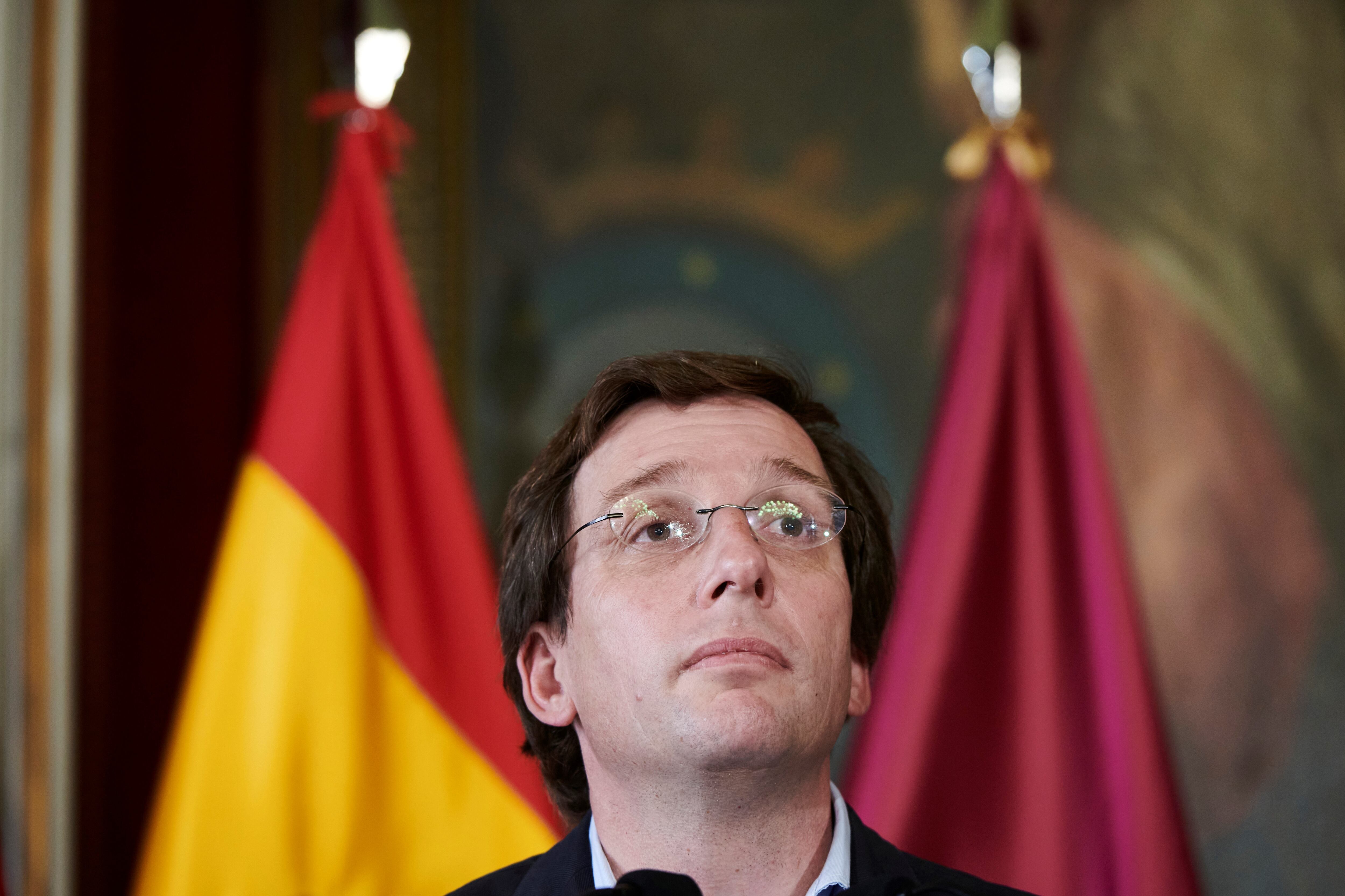 El alcalde de Madrid, José Luis Martínez-Almeida durante la rueda de prensa tras la reunión de la Junta Local de Seguridad celebrada este viernes en la Casa de la Villa.