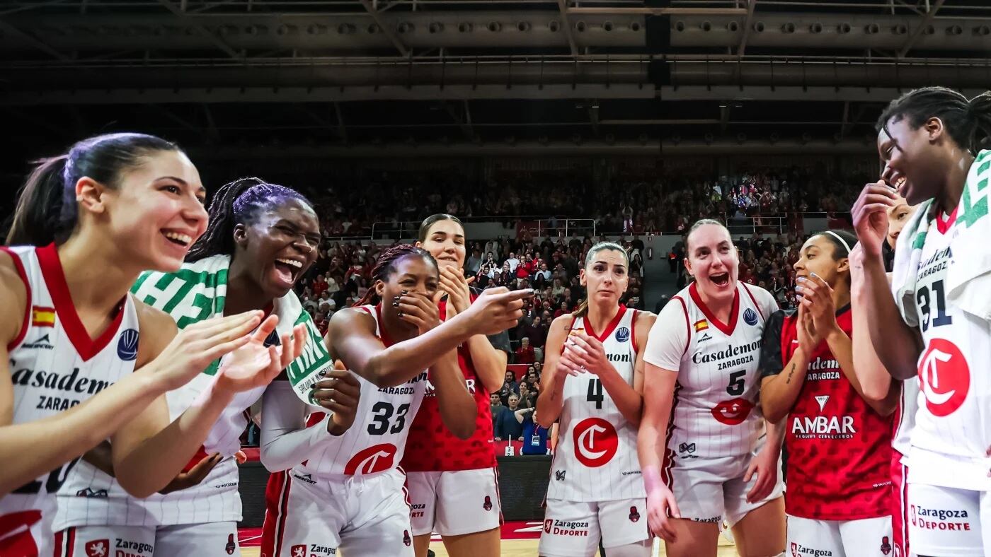 Las jugadoras del Casademont celebran la victoria ante el Valencia Basket, en la Euroliga