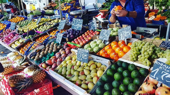 Puesto de frutas y verduras