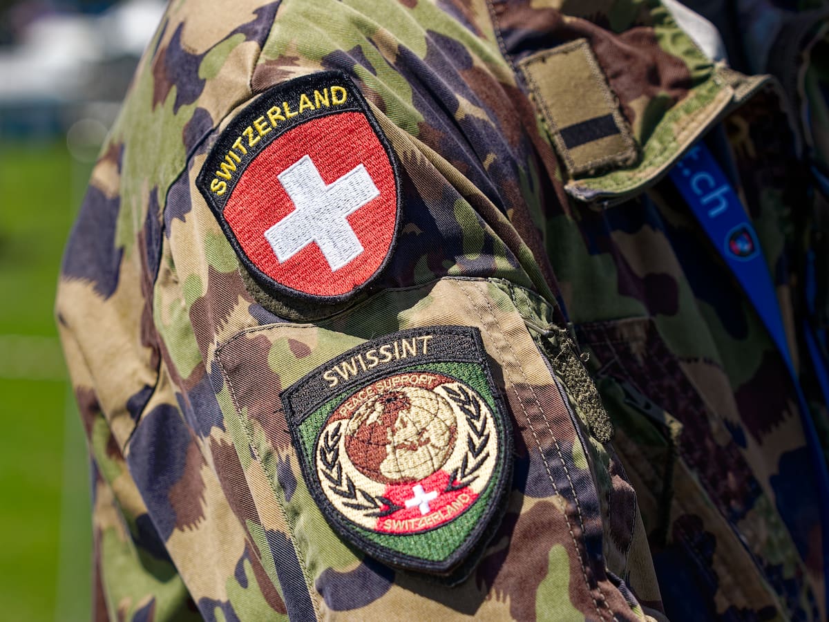 Suiza deja de vender armas a EEUU para que no las utilice en Irán