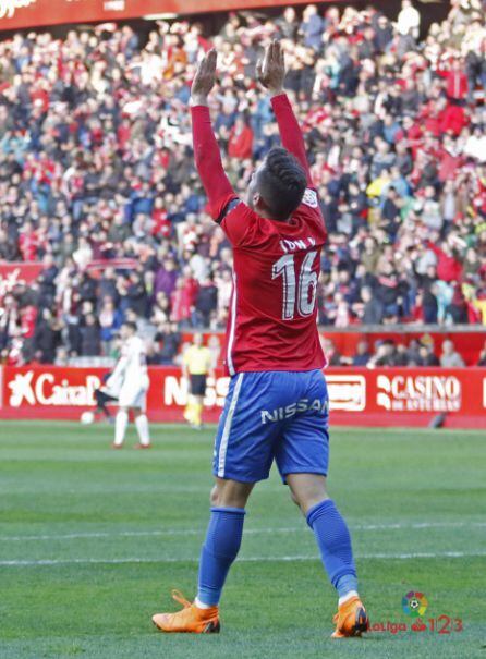 Jony celebra el primer gol rojiblanco.