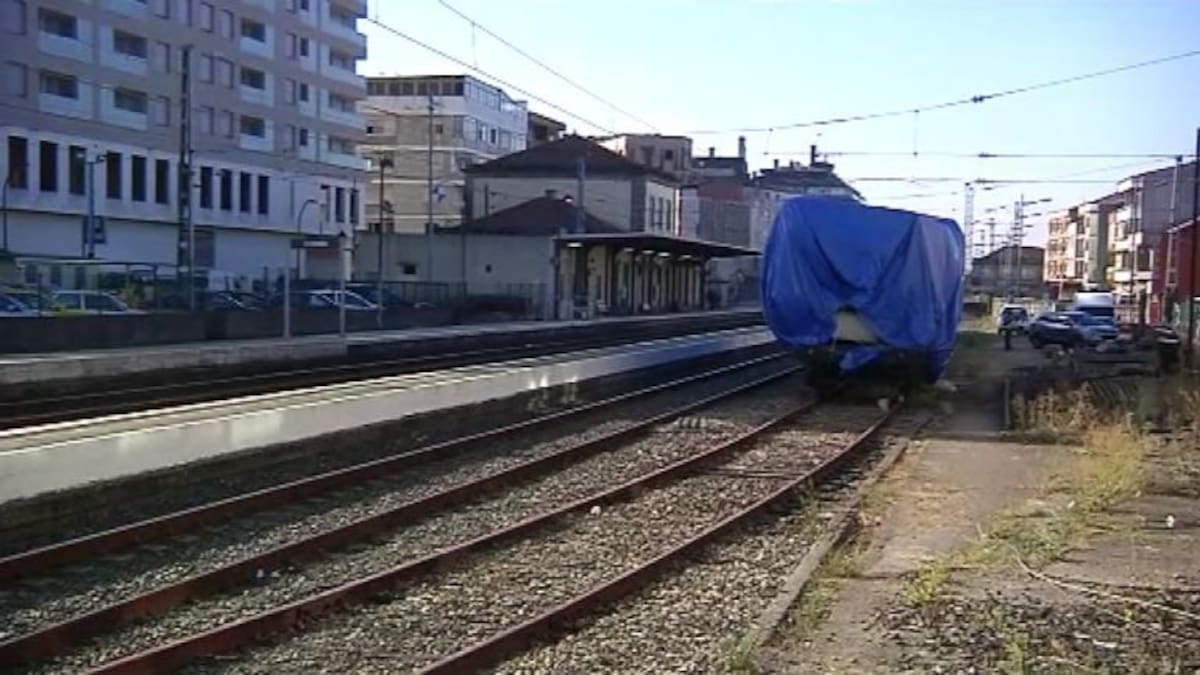 RENFE traslada la locomotora del tren Celta más de un mes después del accidente