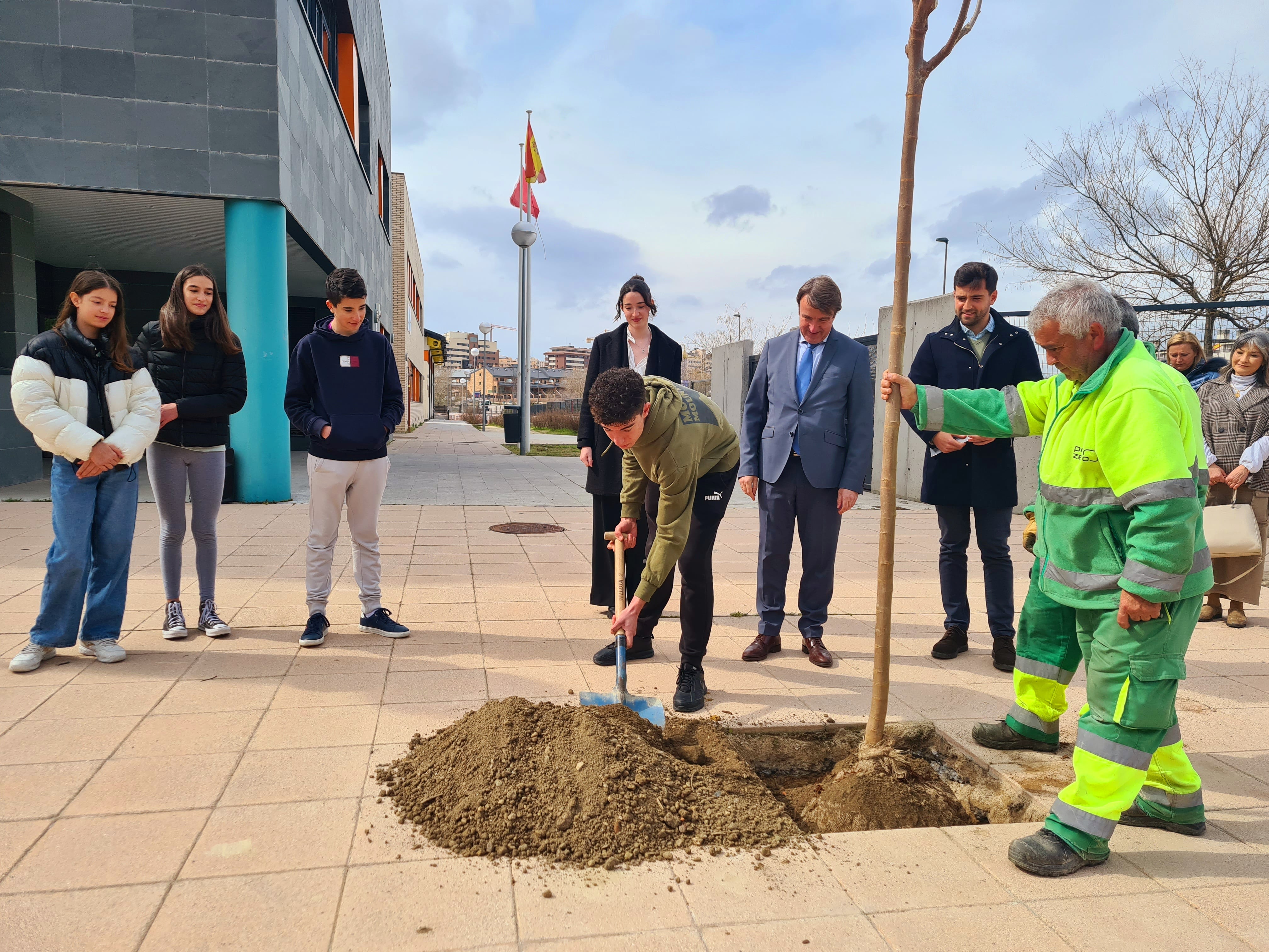 Tres Cantos se suma a la campaña ’Un árbol por Europa’ para concienciar sobre el desarrollo sostenible