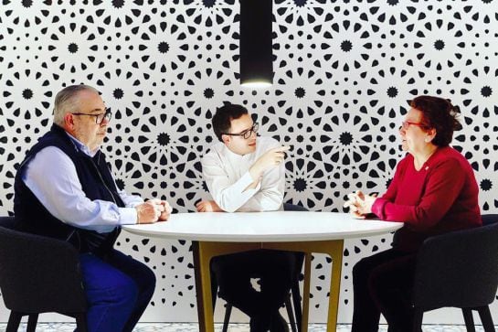 Paco Morales junto a sus padres en el Restaurante Noor