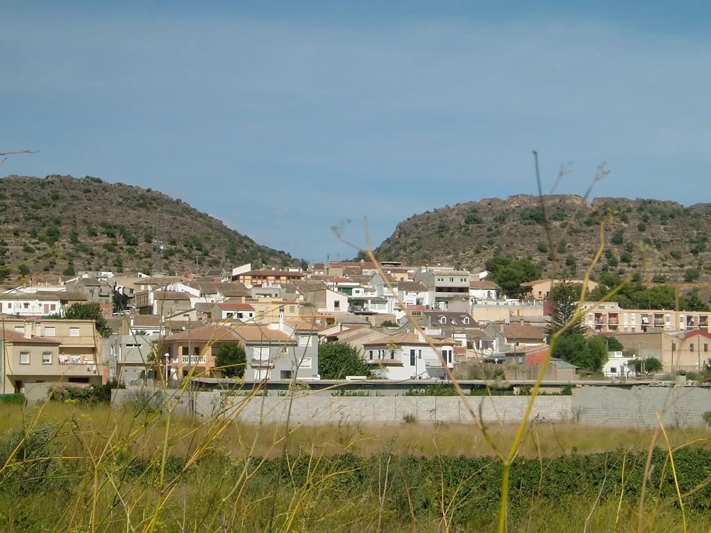 Vista general de la población de Montserrat