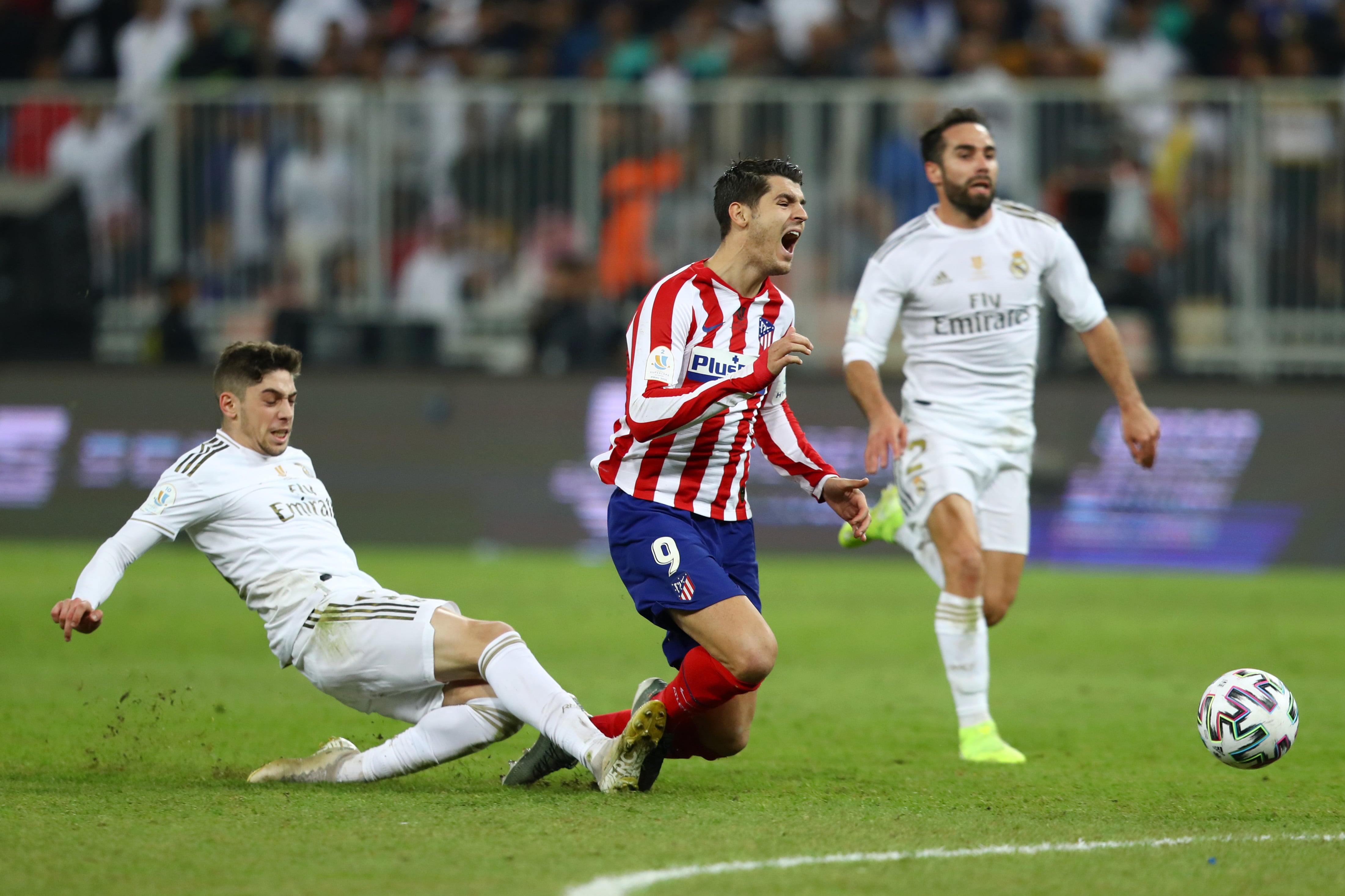 La entrada de Fede Valverde a Álvaro Morata en la final de la Supercopa del año 2020. (Francois Nel/Getty Images)