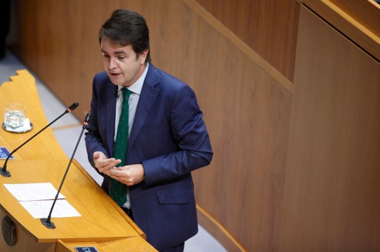 Roberto Bermúdez de Castro durante una intervención en las Cortes de Aragón 