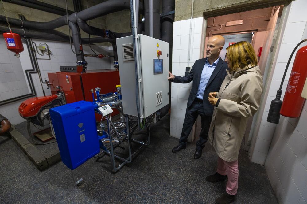El gerent de FEDA Ecoterm, Jordi Travé, i la cònsol major d&#039;Escaldes-Engordany, Rosa Gili