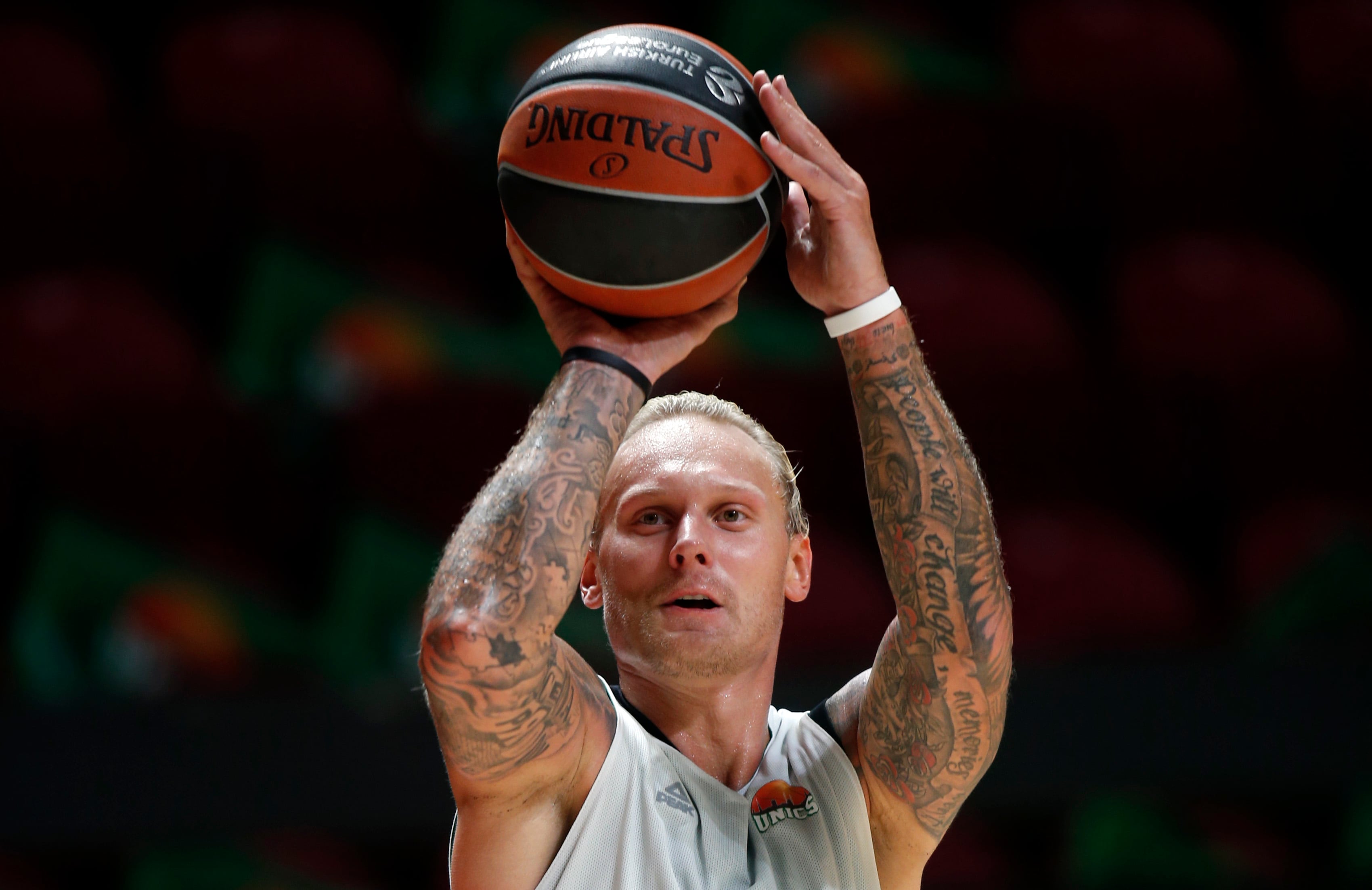 Janis Timma, durante un partido con el Unics Kazan en 2021