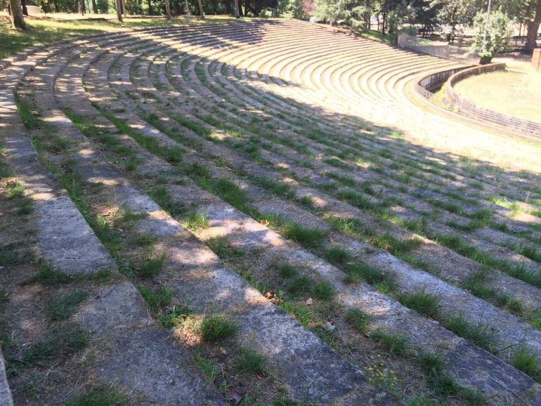 Aspecto actual de las gradas del Auditorio Municipal de Castrelos