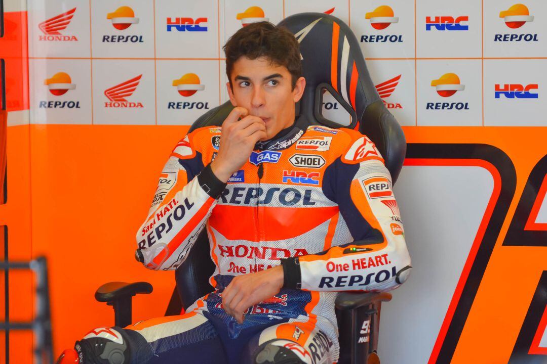 Marc Márquez en el box de su equipo durante el último Gran Premio de Jerez  