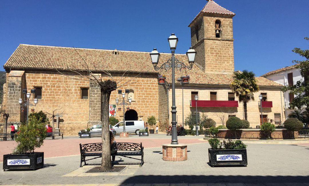 Plaza de la Constitución de Valdepeñas de Jaén.