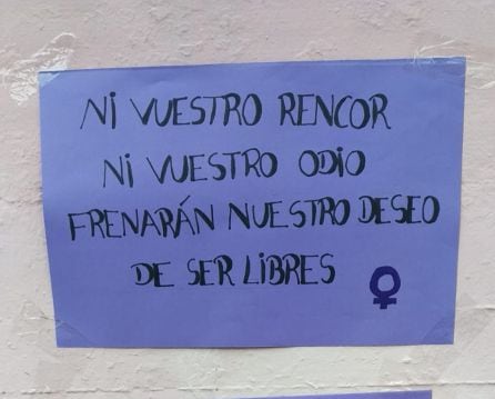 Respuesta que se ha podido ver esta mañana en el mural tras el acto vandálico.