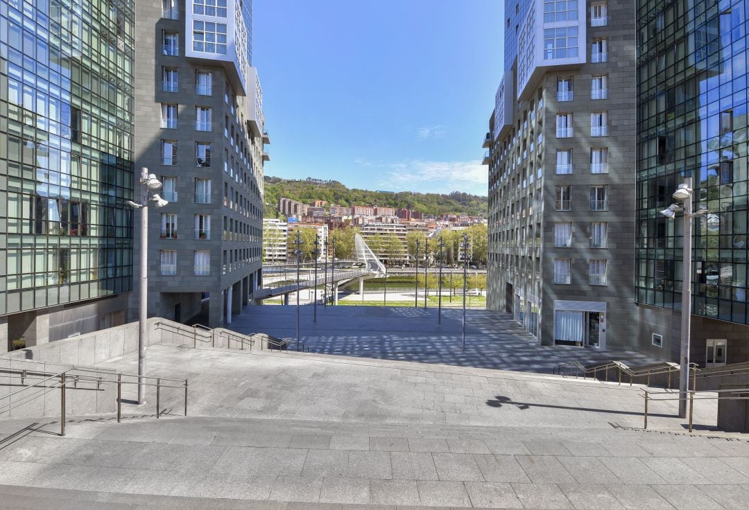 Bilbao habilita 13 zonas para pasear con restricciones a los coches