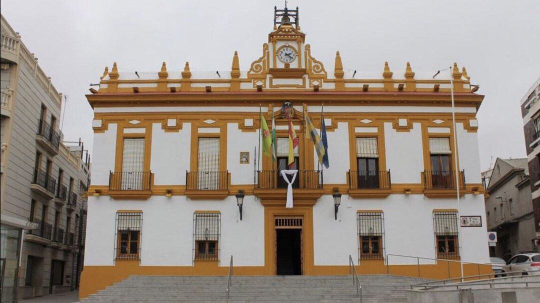 Fachada principal del Ayuntamiento de Bailén.