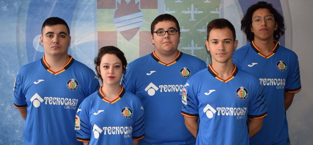 Tres jugadores, un &#039;coach&#039; y una &#039;caster&#039; forman parte del equipo del Getafe CF para Rocket League.