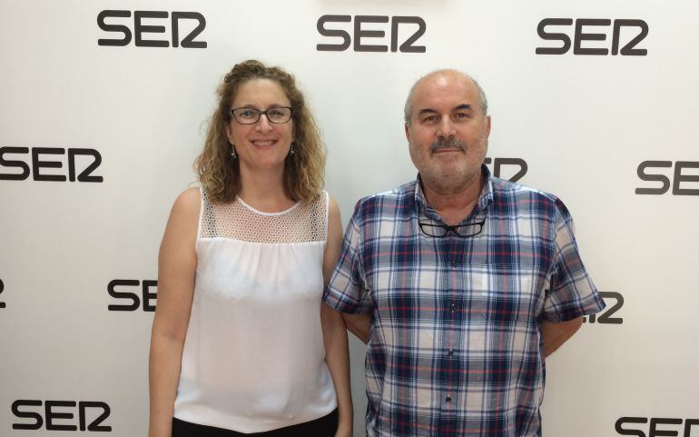 Emiliana Sabuco y Antonio Salmerón, enfermeros colegiados del servicio de Esterilización del hospital Morales Meseguer.