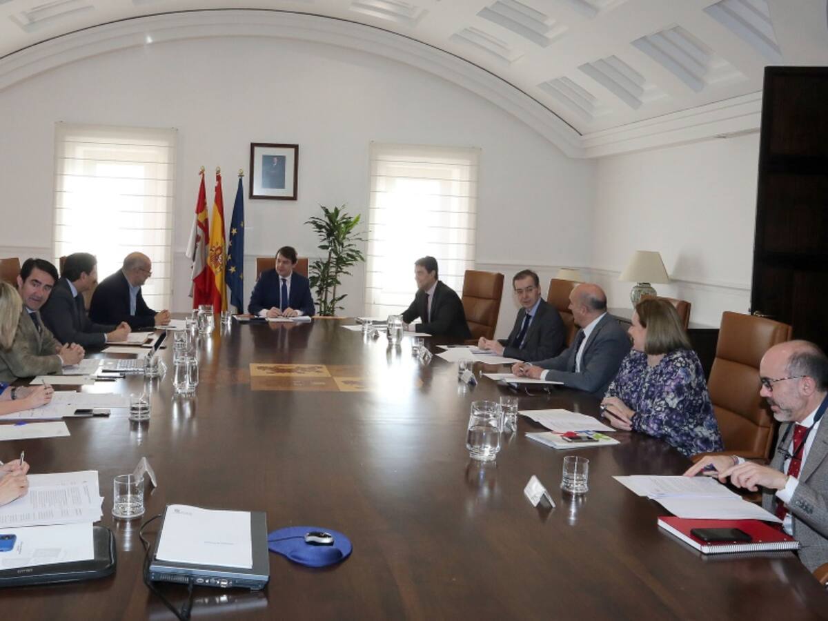 La Junta se reúne este viernes para analizar la recomendación del Gobierno de parar la actividad docente