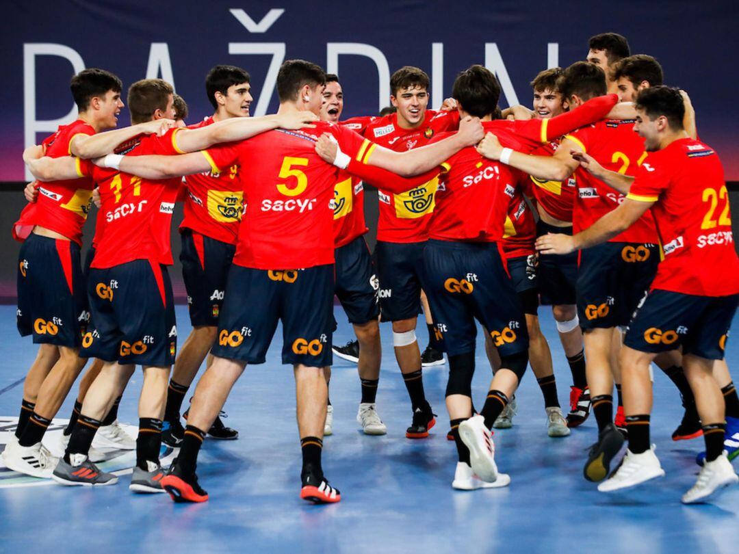 Los "Hispanos" juveniles celebraron su pase a semifinales del Europeo