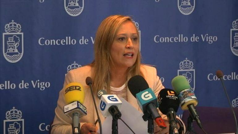 Elena Muñoz presentando su Plan de Natalidad