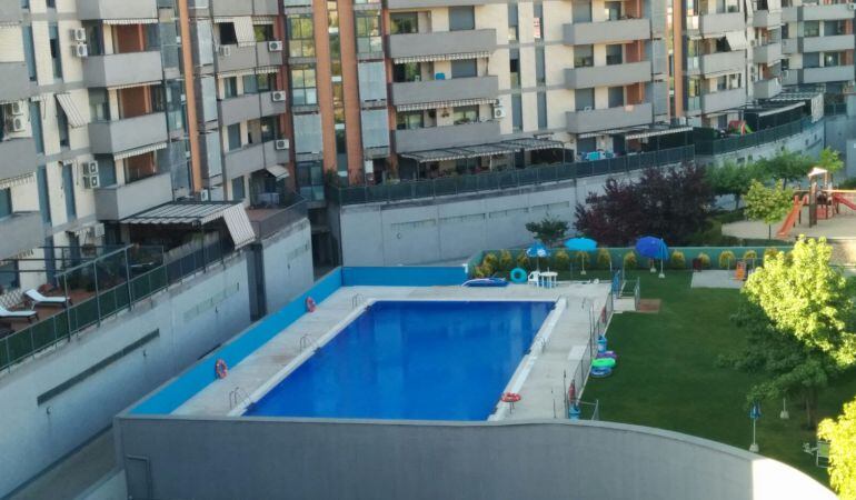 El Consistorio contorlará la seguridad y las condiciones sanitarias de las piscinas comunitarias en su apertura veraniega. 