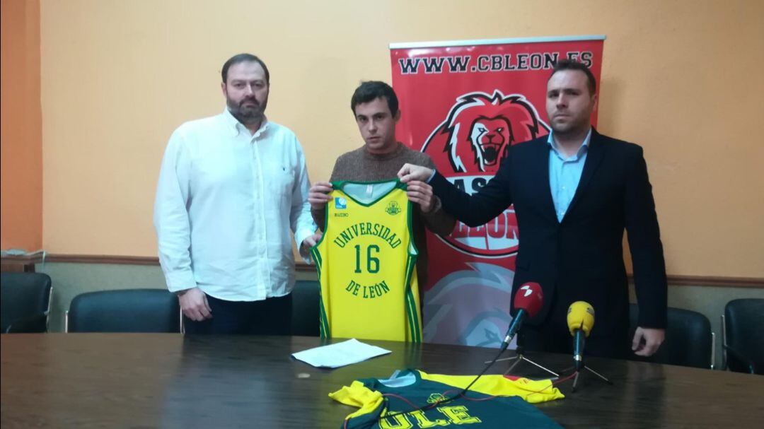 Rafa Gil y David Valcárcel son las nuevas incorporaciones de Basket León