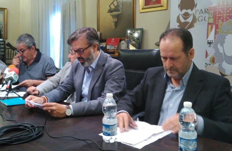 El alcalde de Plasencia y el Presidente de Pymecon durante la presentación de Rehabilita 16