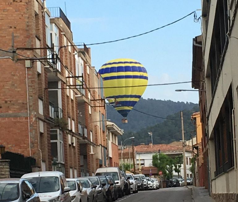 El aterrizaje de emergencia de un globo aeroestático en Barcelona.