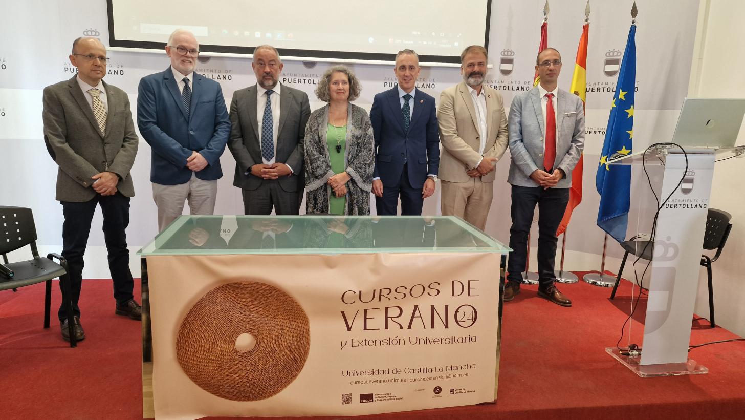 Autoridades  presentes en el curso de verano de la UCLM en Puertollano