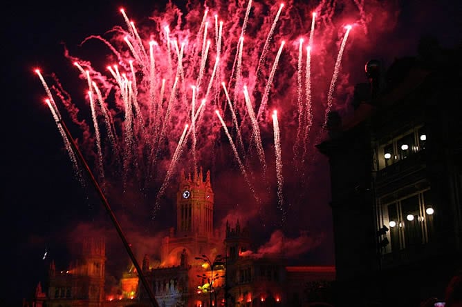 Las partículas metálicas que emiten los fuegos artificiales mediante el humo son un riesgo para la salud, especialmente para las personas asmáticas