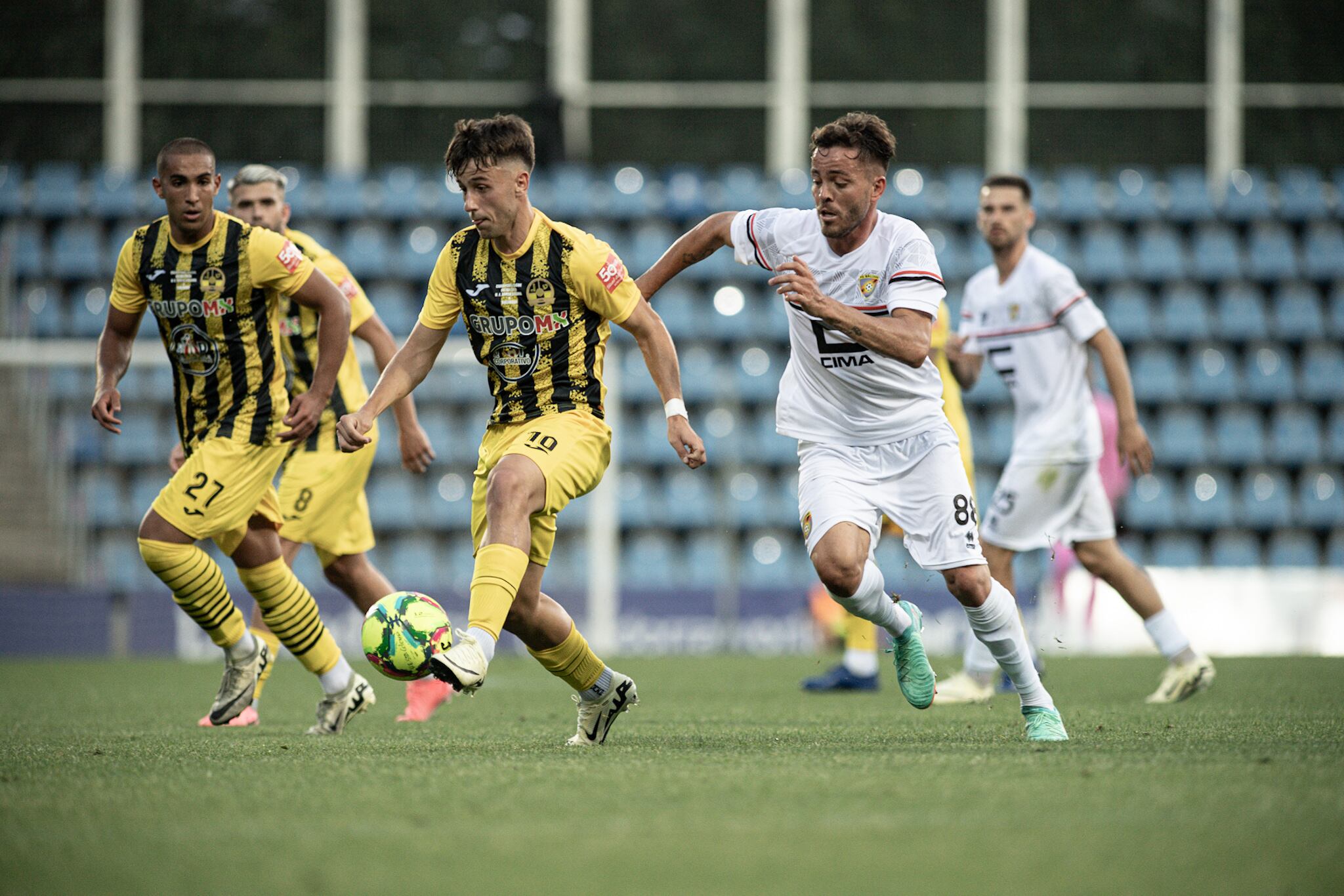 Els colomencs van oferir una bona imatge contra el Ballkani, un rival a qui van plantar cara fins al final