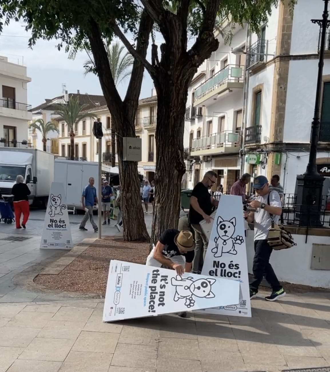 Momento de la actividad de street marqueting llevada a cabo en Xàbia.