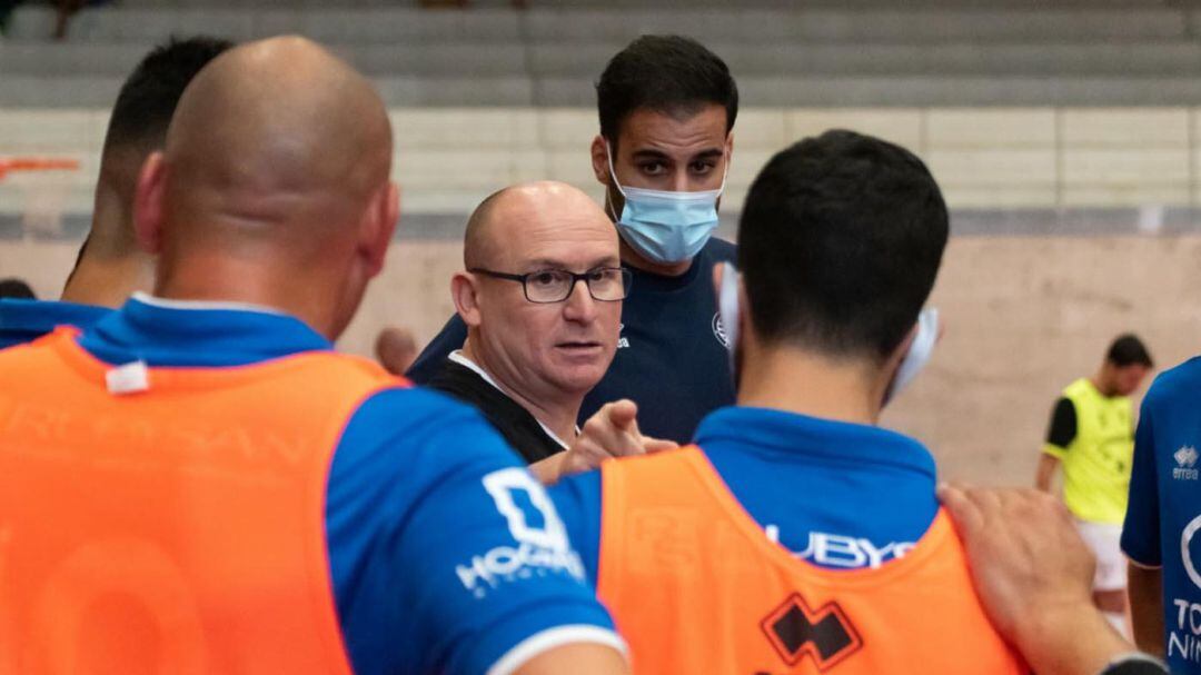 Jesús Azurmendi dirige al equipo xerecista esta temporada