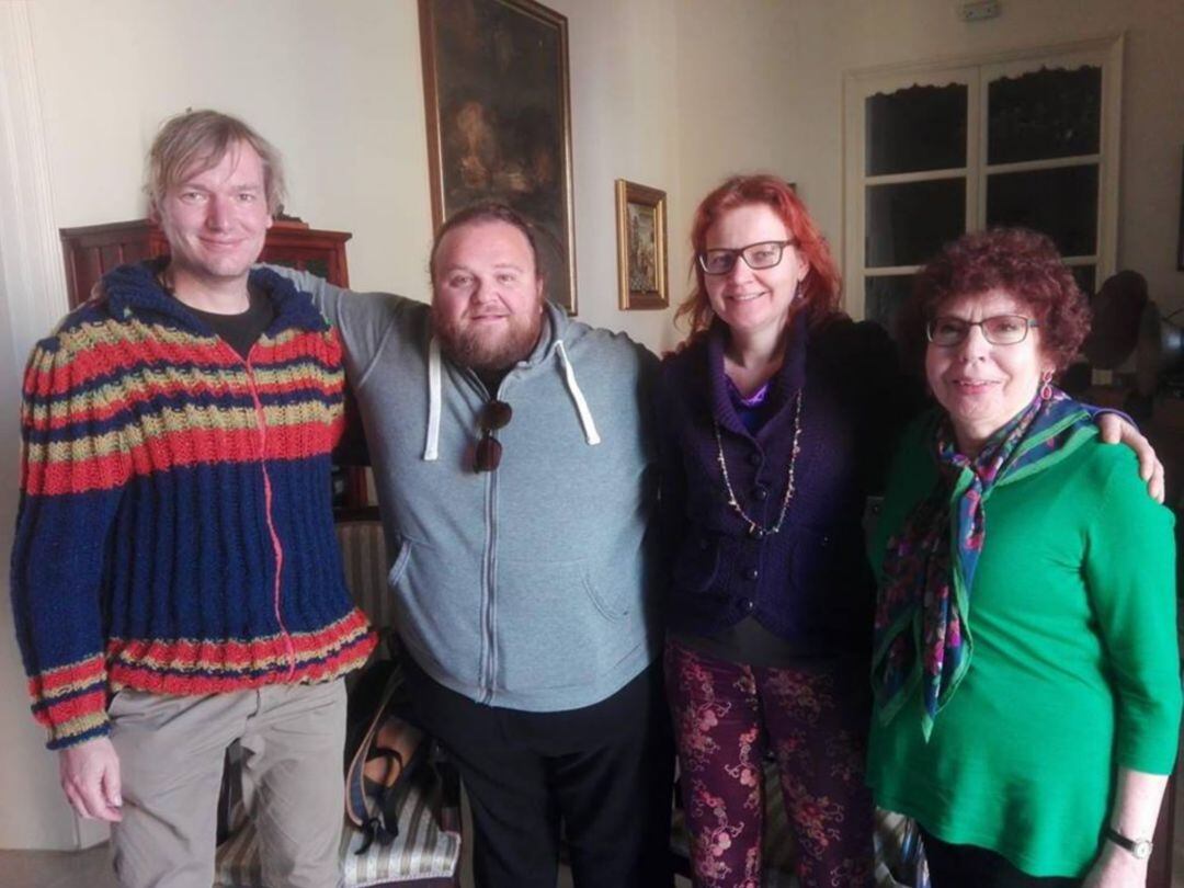 Ezequiel Benítez, junto a tres de sus alumnos en IFI Jerez