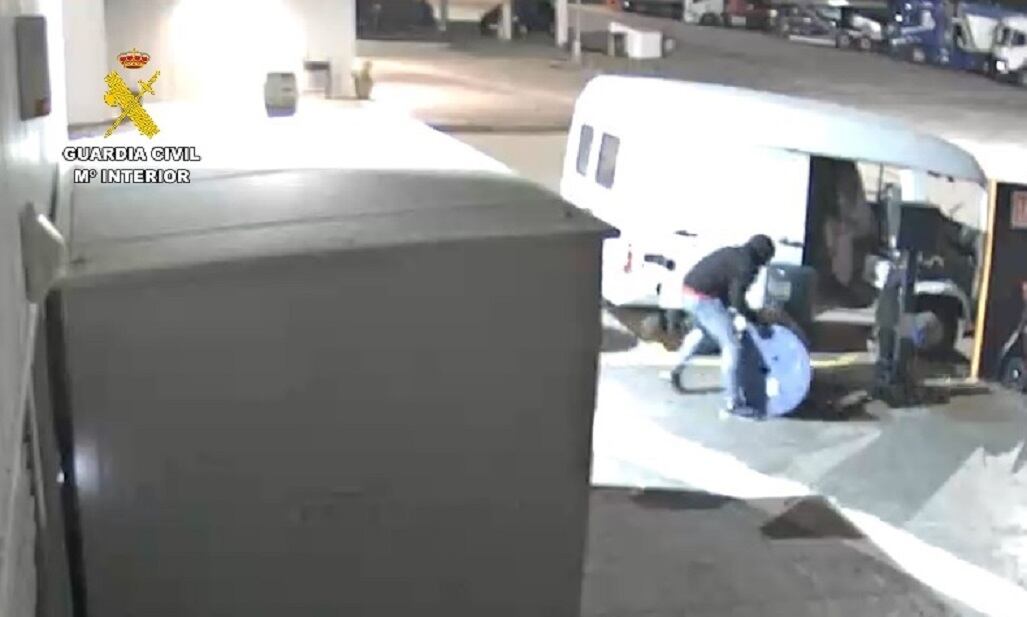 La Guardia Civil de Palencia investiga a cinco personas como autores de cinco delitos de robo en Aguilar de Campoo y Herrera de Pisuerga