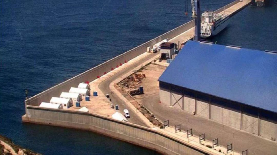 Muelle de Escombreras donde se atienden a los migrantes que llegan en pateras